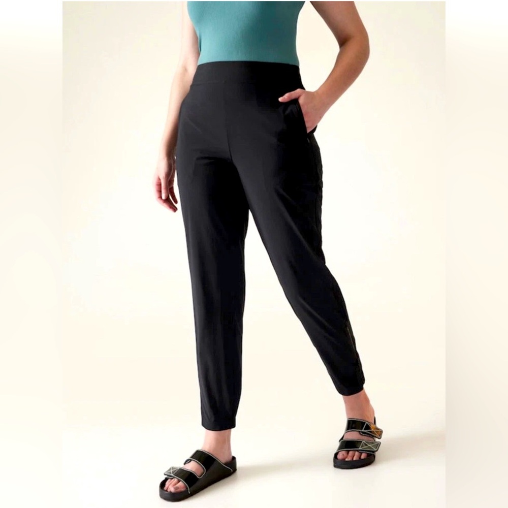 NWT Athleta Brooklyn Heights Jogger Black